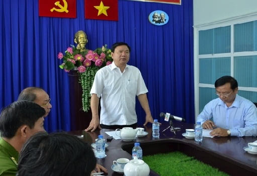 Bí thư Đinh La Thăng chỉ đạo tại công an quận 8.