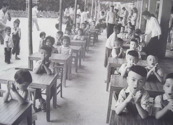 Quang cảnh lớp học ấm &aacute;p t&igrave;nh c&ocirc; tr&ograve;.