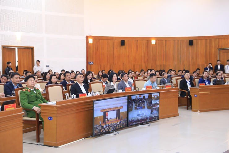 Các đại biểu tham dự hội nghị.