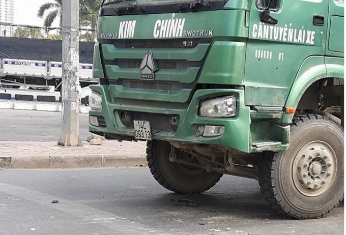 Chiếc xe tải Howo là "thủ phạm" gây ra vụ tai nạn liên hoàn.