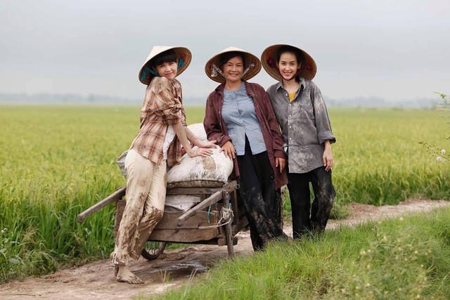 Vũ Ngọc Đãng cho biết: "Cuộc đời của Trinh có nhiều thứ hấp dẫn để khai thác" đó là lý do anh nhận lời làm đạo diễn cho "Vòng eo 56"