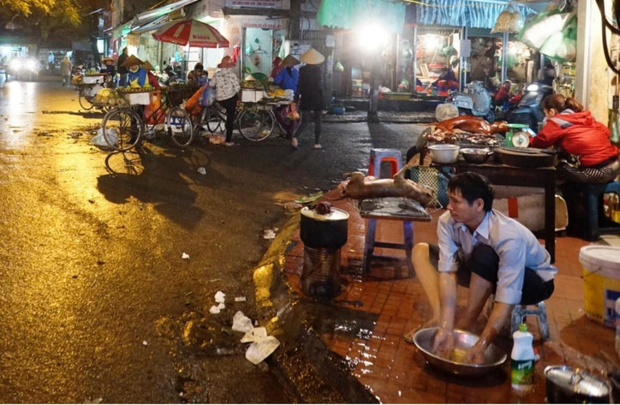 Một chợ cóc ở Hà Nội. (Ảnh: Hữu Nghị/ Dân trí)