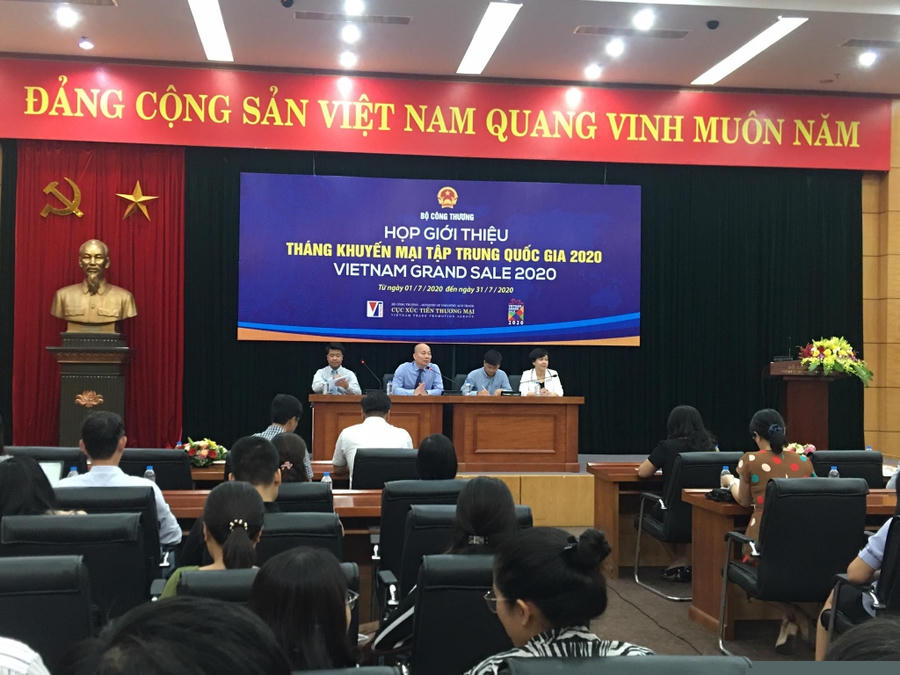 Quang cảnh buổi họp