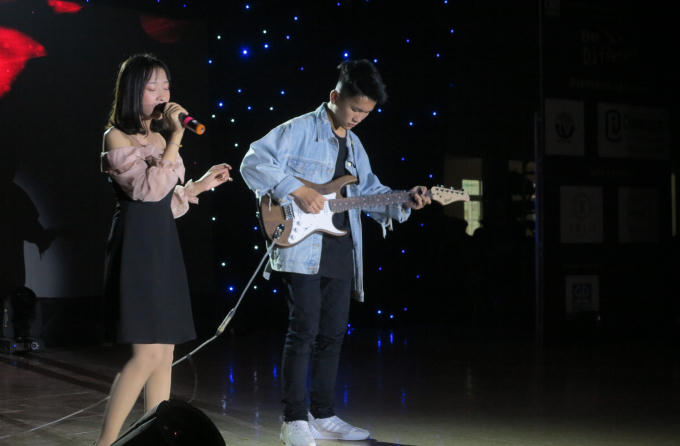 Những tiết mục được chuẩn bị kỹ lượng thu hút người xem.