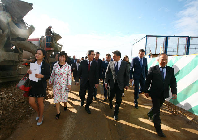 Lãnh đạo 2 nước Việt Nam và Liên bang Nga thăm Dự án chăn nuôi bò sữa và chế biến sữa TH ở Nga