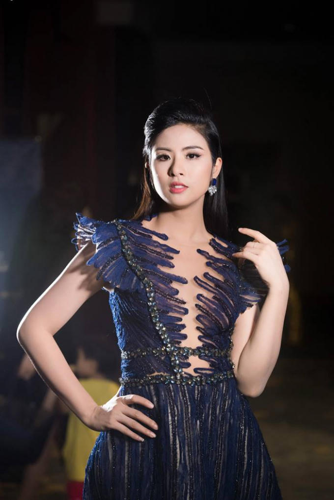 Hoa hậu Ngọc Hân - Á Hậu Tú Anh thân thiết như hai chị em