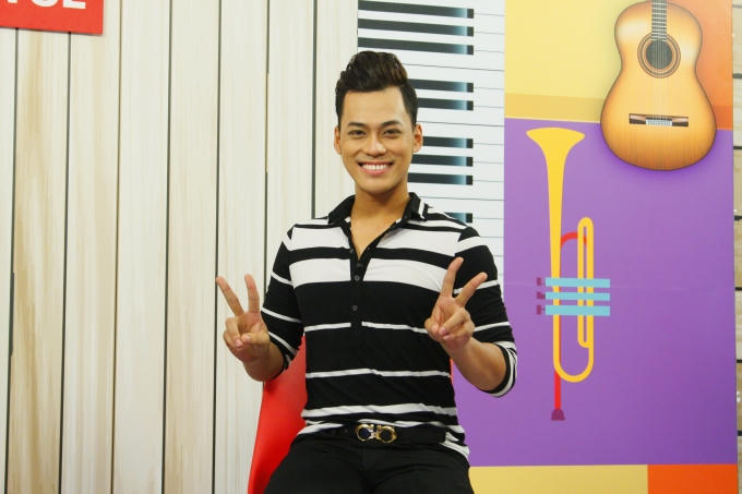 Phan Ngọc Luân hài hước chia sẻ: "Mình rất lo lắng khi phải giả làm nghệ sĩ ưu tú Tạ Minh Tâm với chất giọng nam cao vô cùng dày và mạnh mẽ".