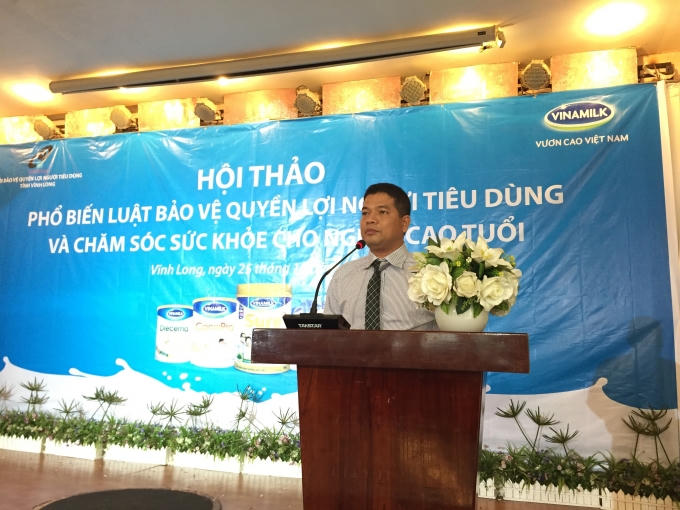 Trần Hữu Định – Giám Đốc Kinh Doanh Miền Tây phát biểu tại hội thảo.