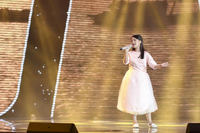 The Voice Kids: Vũ Cát Tường “cạn lời” khi học trò biến hit “Cô gái ngày hôm qua” thành cải lương