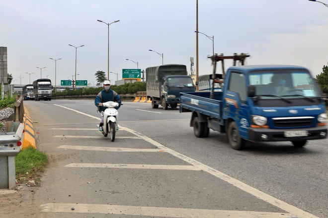 bay-vach-giao-thong-o-ha-noi-1637642807372