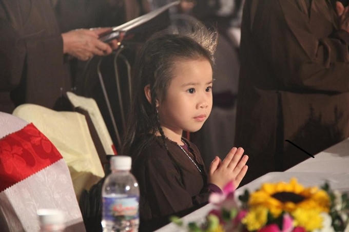 Hình ảnh gây ấn tượng tại buổi cầu siêu.