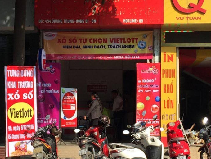 Một trong những điểm bán xổ số Vietlott tại TP Uông Bí.