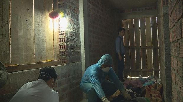 Cơ quan công an khám nghiệm hiện trường vụ án (ảnh Báo Giao thông)