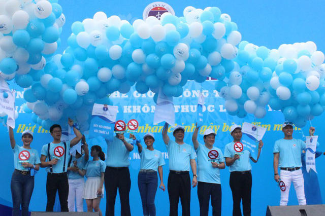 Lễ mít tinh hưởng ứng ngày thế giới không hút thuốc lá vừa diễn ra tại Đà Nẵng