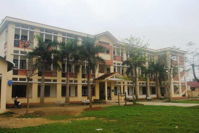 Nạn nhân đang học lớp 11A7 trường THPT Lang Chánh, còn hung thủ đã bỏ học từ trước.