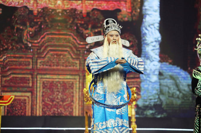 NSƯT T&uacute; Sương trật khớp gối khi hỗ trợ em trai L&ecirc; Nguyễn Trường Giang