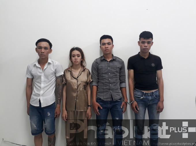 Đối tượng Văn Cảm - Tú Phương - Đặng Mẫn - Ngọc Chiến (Từ bên trái qua phải).