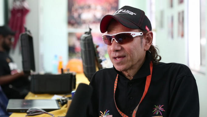 Joe Ghazzal chia sẻ việc chấm điểm của ban giám khảo với phần thi các đội.