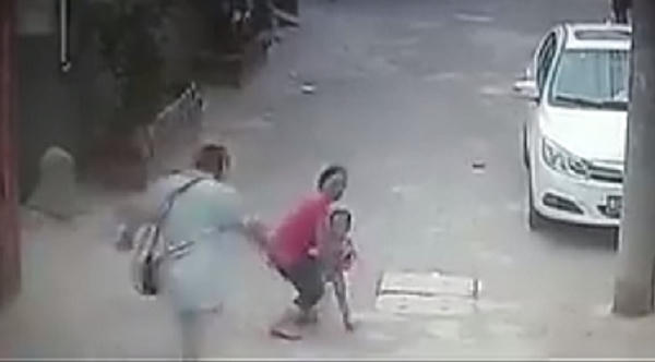 Những vụ việc bắt cóc trẻ em thời gian vừa qua khiến cho dư luận hết sức hoang mang.