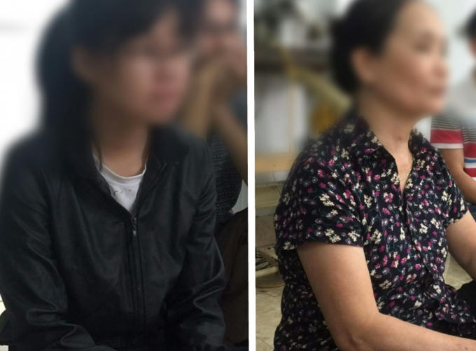 Em V. và Bà Nội tại nhà riêng. Ảnh: Huy Trung.