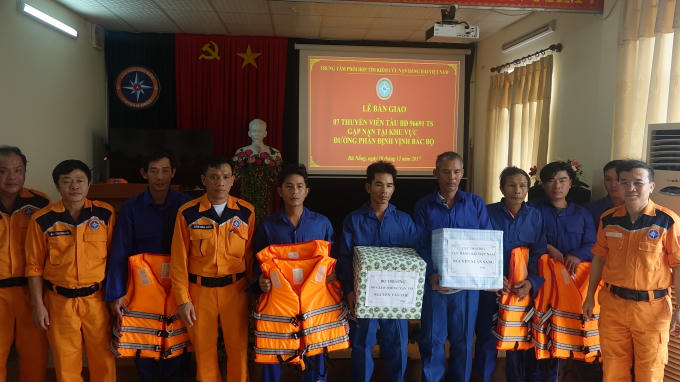 Tại lễ bàn giao người bị nạn, Lãnh đạo Trung tâm 2 chuyển lời động viên của Lãnh đạo Bộ GTVT, Cục Hàng hải Việt Nam tới thuyền viên được cứu. Và nhắc nhở thuyền viên tàu BĐ 96691 TS nói riêng và ngư dân nói chung cần chuẩn bị đầy đủ, đảm bảo cho những chuyến đi biển an toàn.