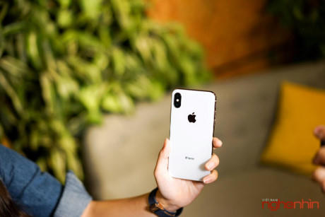 Kinh tế 24h: Cận cảnh iPhone X so dáng với iPhone 8 Plus, Chevrolet Colorado dã chiến cho nhà thám hiểm
