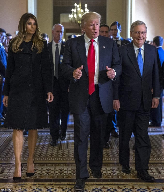 Ông Trump chia sẻ cuộc gặp với Tổng thống Obama là một vinh dự và mong rằng sẽ được hợp tác với Tổng thống Obama nhiều lần nữa trong tương lai. (Ảnh: EPA)