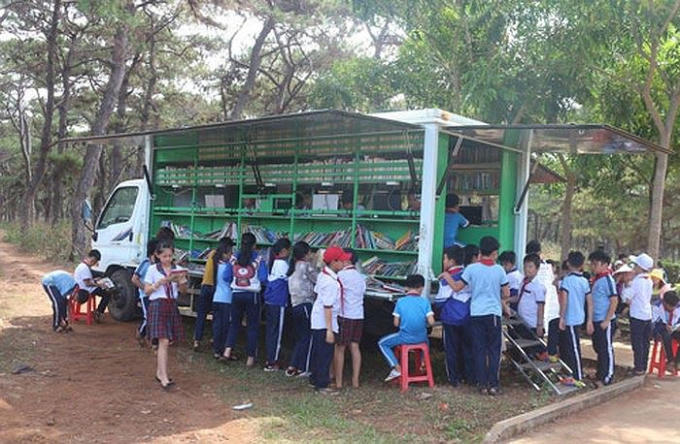 Chuyến xe thư viện lưu động ở Tây Nguyên. Ảnh: ANTĐ