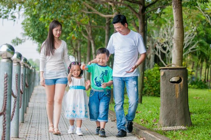 Nhiều bậc cha mẹ chọn những dự án chung cư để sinh sống bởi khi có sự quản lý của các đơn vị chuyên nghiệp thì sự kiểm soát an toàn sẽ được đảm bảo hơn.