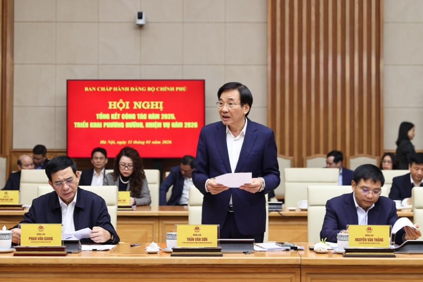 Bộ trưởng, Chủ nhiệm Văn phòng Chính phủ Trần Văn Sơn phát biểu tại hội nghị. Ảnh: Nhật Bắc