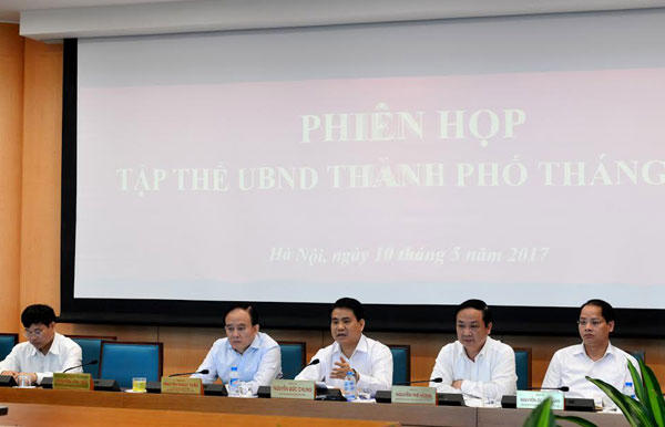 Chủ tịch UBND TP Nguyễn Đức Chung chủ trì phiên họp.
