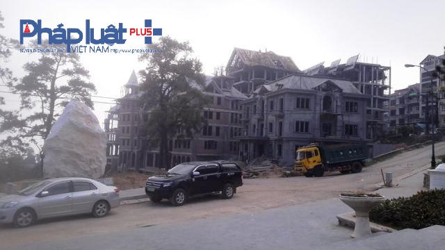 Công ty CP Đầu tư Lạc Hồng từng vướng vào lùm xùm khi cho xây nhiều tòa nhà kiên cố ở Tam Đảo đến khi gần xong mới xin cấp phép