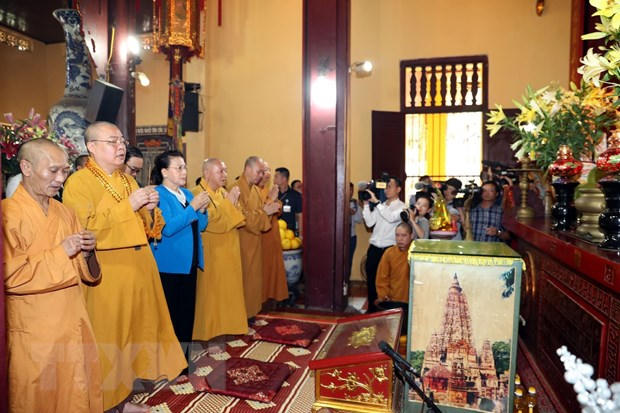 ttxvn_chu_tich_quoc_hoi_nguyen_thi_kim_ngan_chuc_mung_le_phat_dan_2019_124238869_3874616