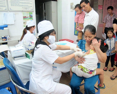 Tiêm chủng là một trong những biện pháp phòng chống bệnh viêm não virus, đặc biệt là viêm não Nhật Bản.