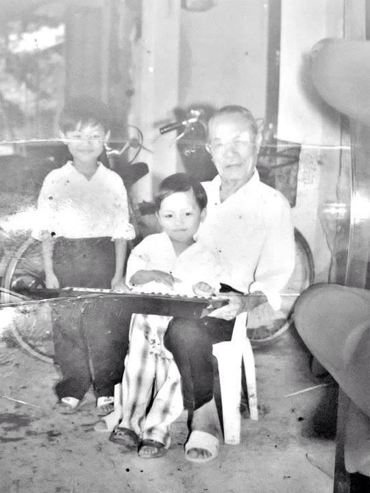 Dù vậy, mẹ của Việt Thắng chưa bao giờ nghĩ con sẽ theo đuổi con đường ca hát: “Tôi muốn được nghe Thắng hát mãi mãi, nhưng trước đây tôi chưa bao giờ muốn Thắng theo con đường ca hát vì con đường này không hề đơn giản, rất khó khăn và ngặt nghèo. Là người mẹ goá phụ, tôi chỉ muốn con mình được an toàn trong công việc và cuộc sống của con sau này như mọi người khác”.