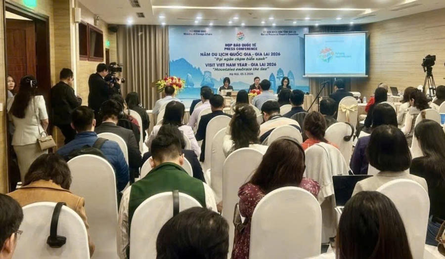 Quang cảnh buổi họp báo. Ảnh: T.S