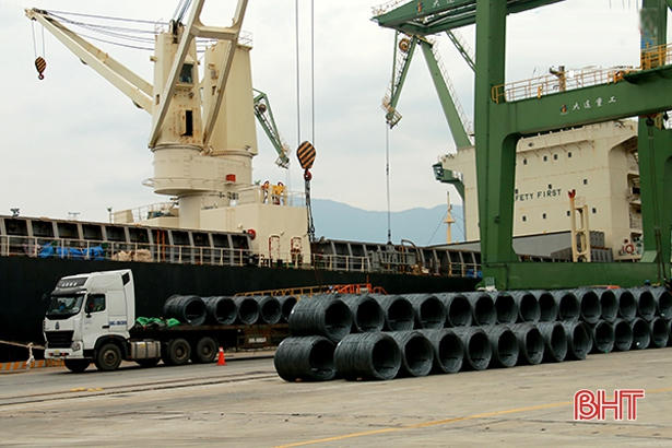 Khu kinh tế Vũng Áng tiếp tục là địa bàn trọng điểm, thu hút nhiều dự án đầu tư trong và ngoài nước. Ảnh Bá Tân