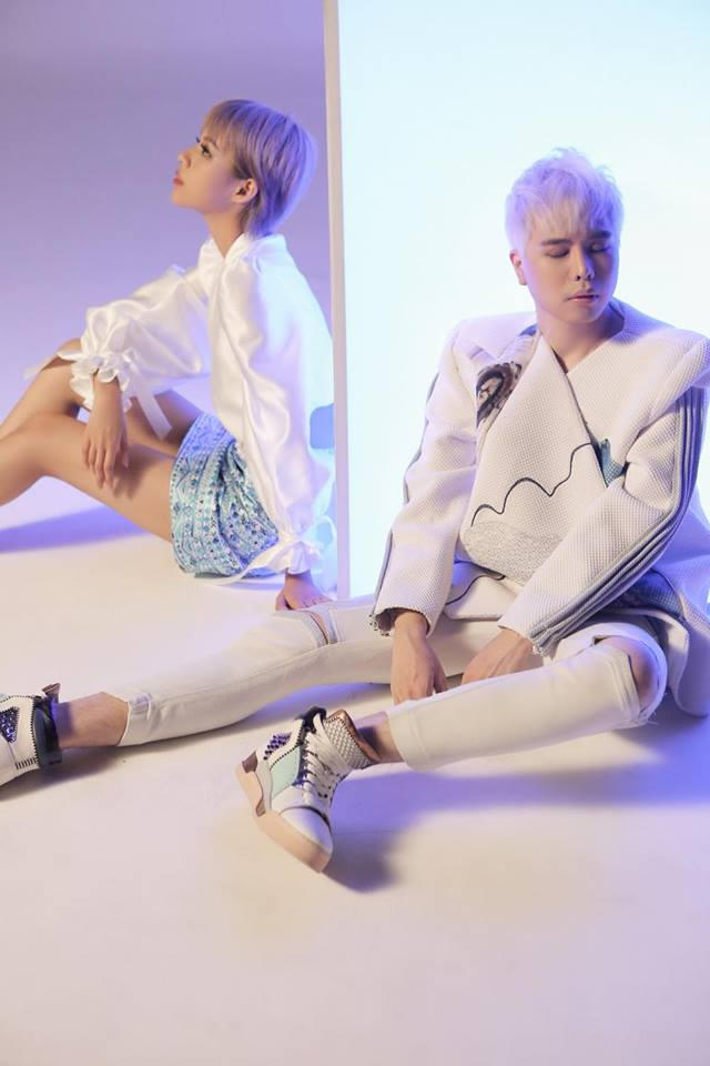 Cả hai khiến fan không khỏi thích thú với tạo hình đầy mới mẻ.