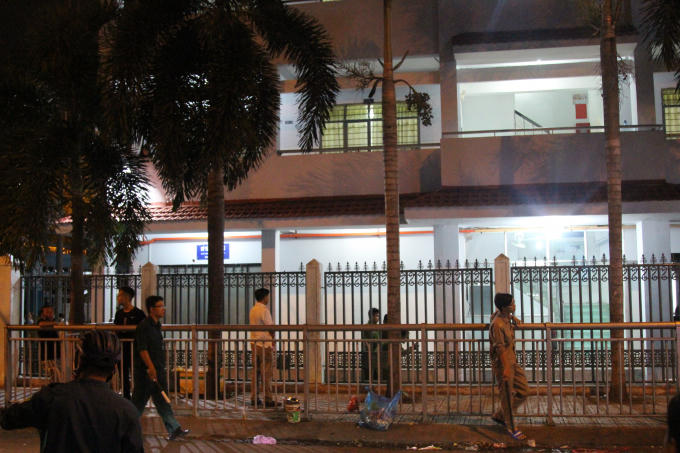 Hiện trường nơi người phụ nữ rơi lầu tử vong.