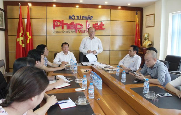 Thứ trưởng Phan Chí Hiếu ghi nhận và biểu dương những nỗ lực của tập thể cán bộ, phóng viên Báo Pháp luật Việt Nam.