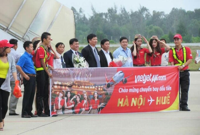 UBND tỉnh Thừa Thiên - Huế và Công ty Cổ phần Hàng không Vietjet Air đã tổ chức khai trương đường bay mới Huế - Hà Nội. (Ảnh: NT)