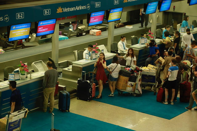 Giang Hồng Ngọc đi lưu diễn cùng Phi Nhung