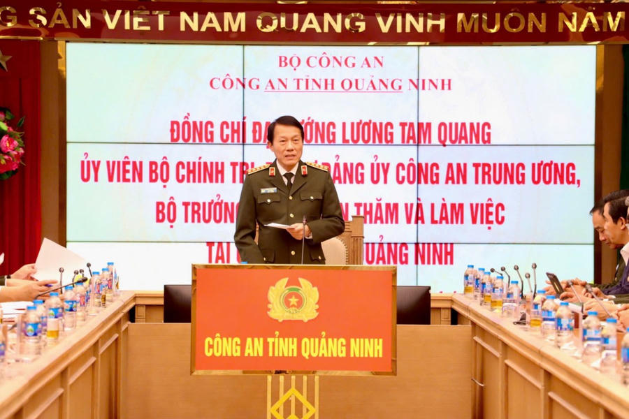 Đại tướng Lương Tam Quang, Bộ trưởng Bộ Công an phát biểu chỉ đạo tại buổi làm việc.