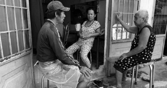 Xã Long Hưng sau khi bị quy hoạch “xóa trắng”, vẫn còn hàng trăm hộ hoặc lang thang phiêu bạt, hoặc dựng lều ở, hoặc chui rúc trong những căn phòng xập xệ Donacoop “cho mượn tạm”.