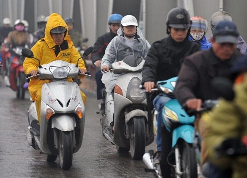 Khu vực Hà Nội có mưa với nhiệt độ thấp nhất phổ biến 15-18oC. Trời rét. Ảnh: minh họa