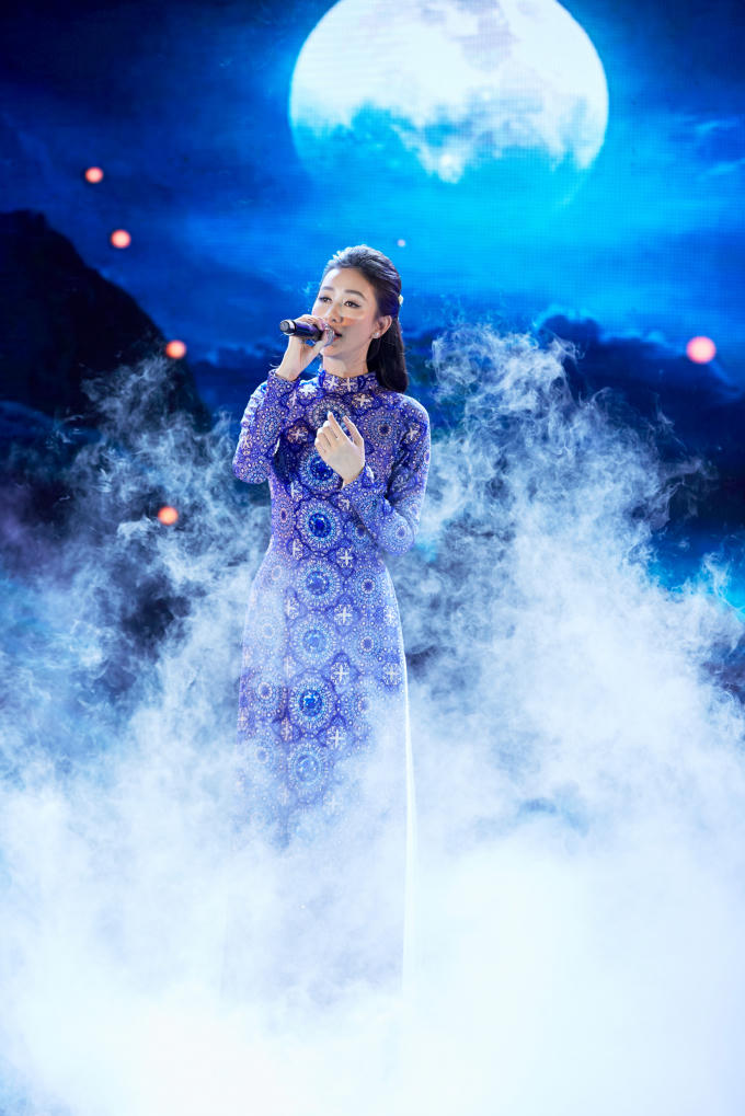 H&agrave; Thu: &ldquo;C&agrave;ng đi h&aacute;t, t&ocirc;i c&agrave;ng mới thương nghề ca sĩ...&rdquo;