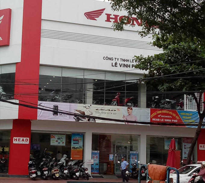 Do vi phạm hợp đồng về việc kinh doanh sản phẩm xe máy của Yamaha, Công ty TNHH Lê Vinh Phú phải dừng ngay hoạt động vi phạm hợp đồng với Yamaha