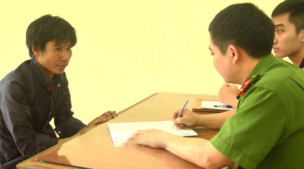 Đối tượng Trên tại cơ quan công an.