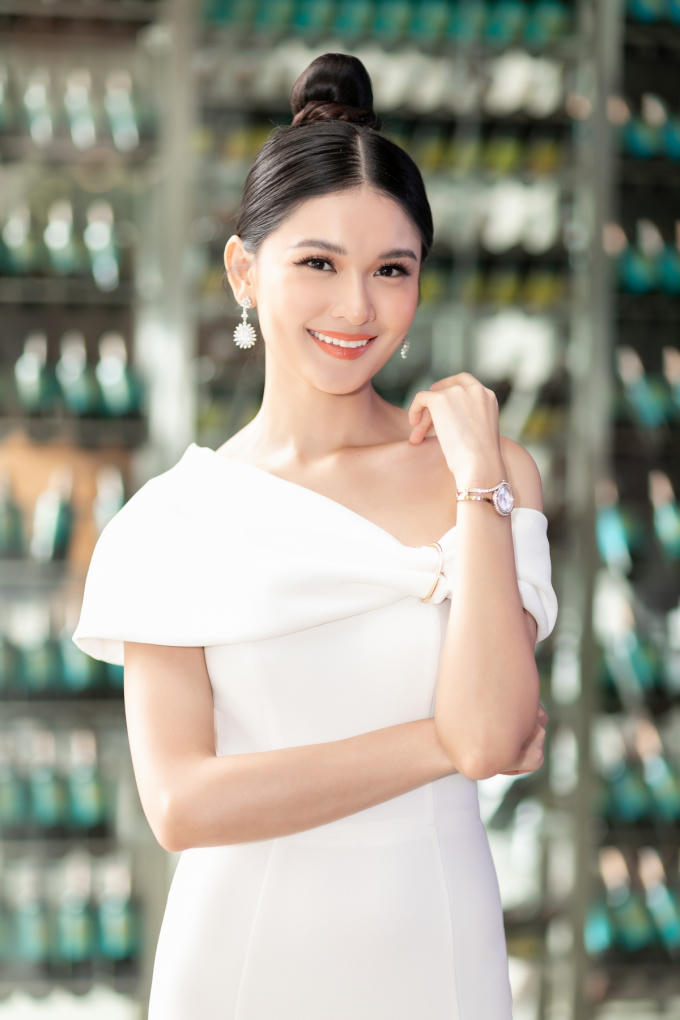 Tháng 9 vừa qua, Thuỳ Dung kết thúc thiệm kỳ Á hậu Việt Nam và nhận bằng cử nhận Tài chính quốc tế Đại học Ngoại thương TP HCM.