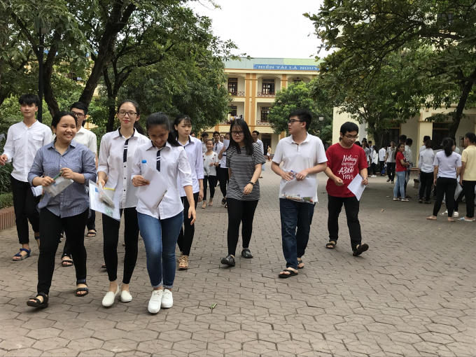 Kết thúc môn thi đầu tiên, tại Nghệ An có 64 thí sinh không đến địa điểm thi, 1 thí sinh bị đình chỉ thi.